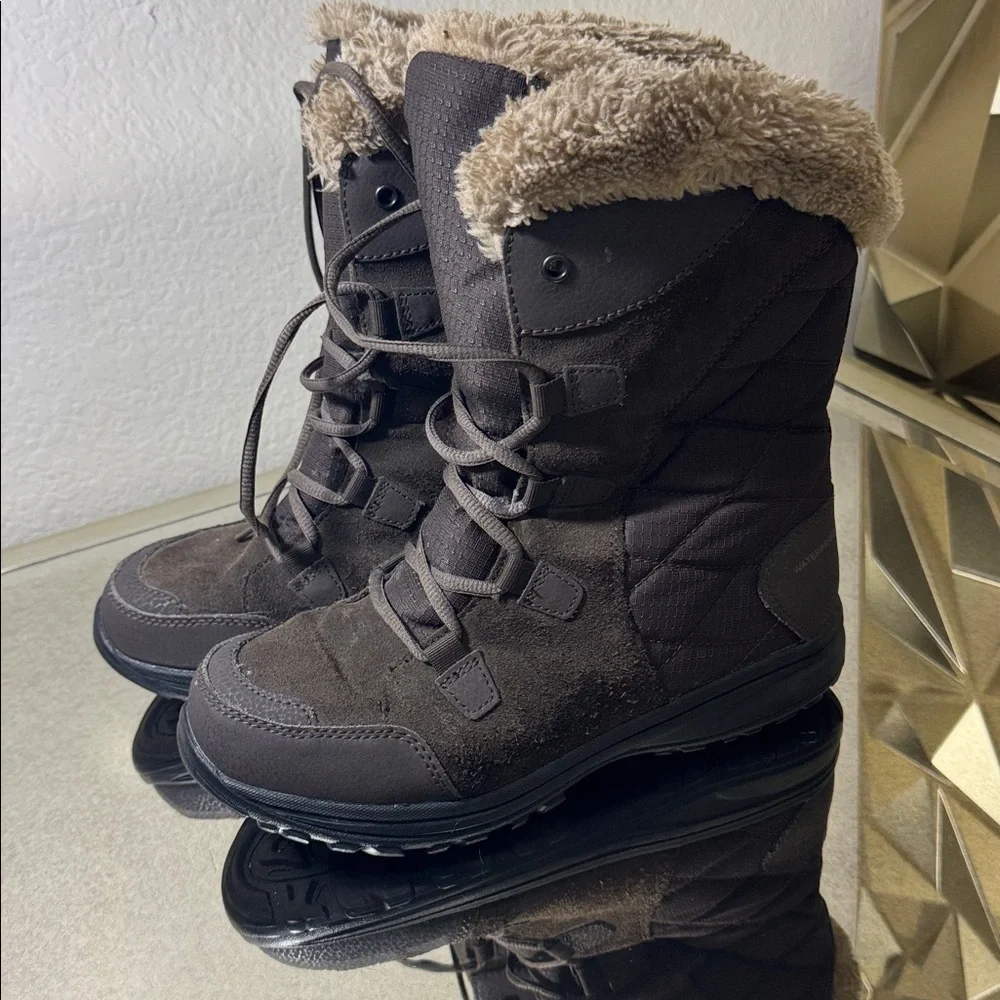 Columbia Dark Brown Winter Boots with Fur Trim‎